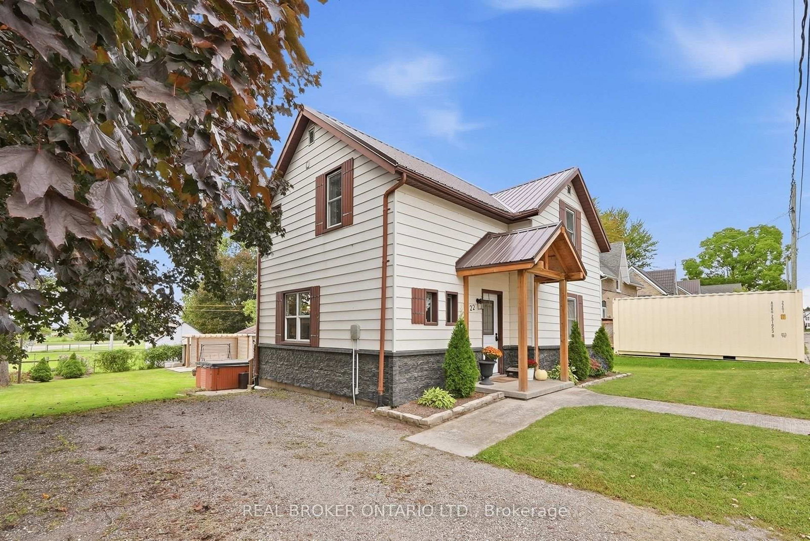 22 Temperance Street • Perth East, ON photo 32