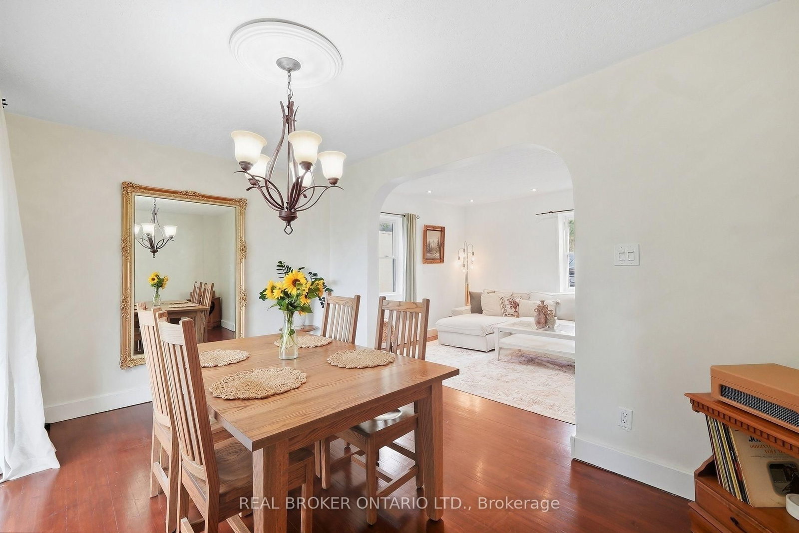 22 Temperance Street • Perth East, ON photo 11