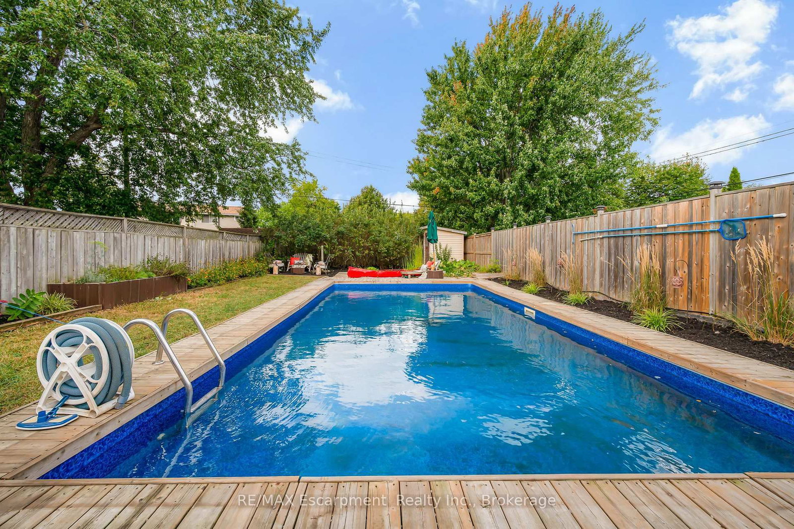 10 Goldfinch Road • Hamilton, ON photo 31