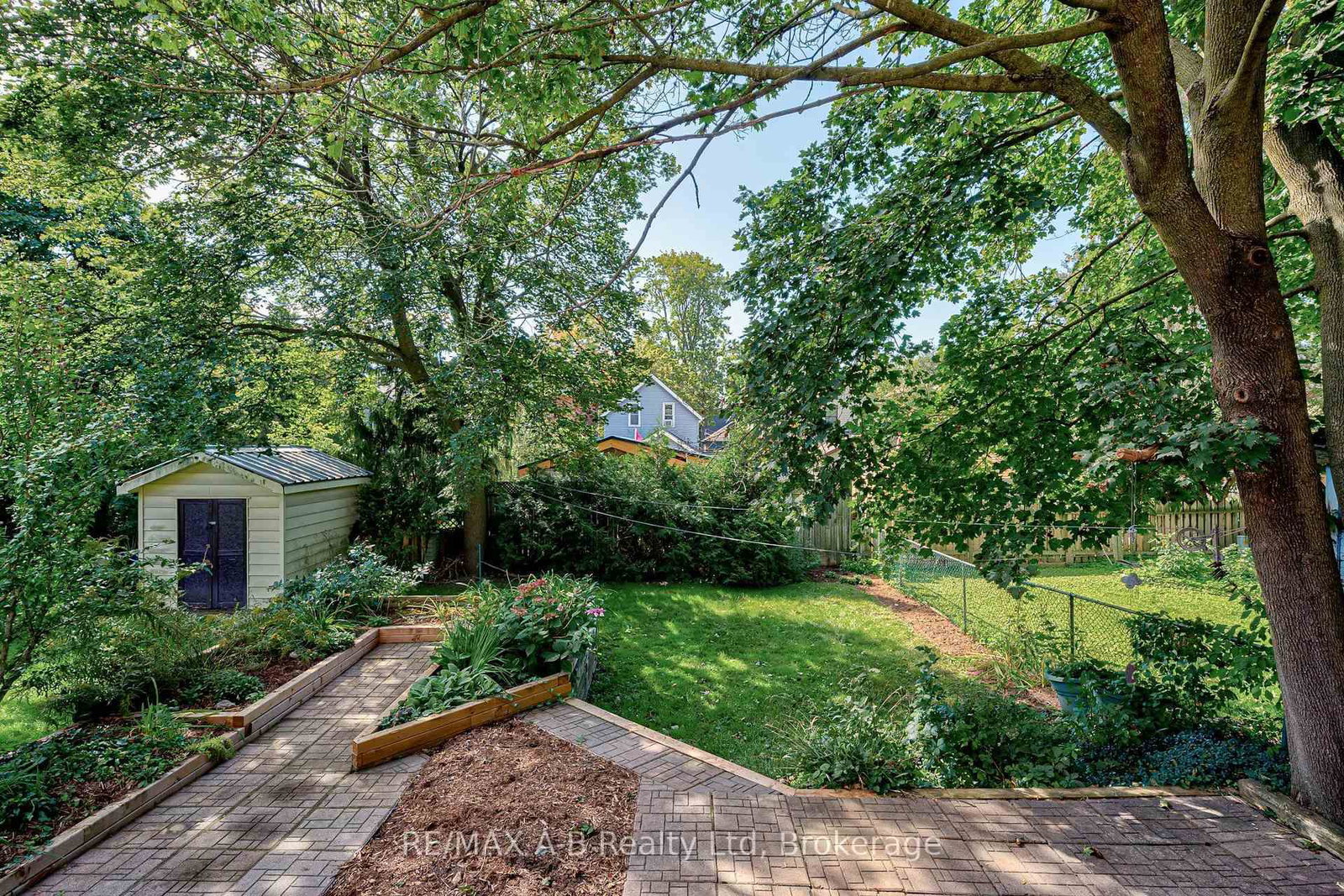 341 Ontario Street • Stratford, ON photo 44