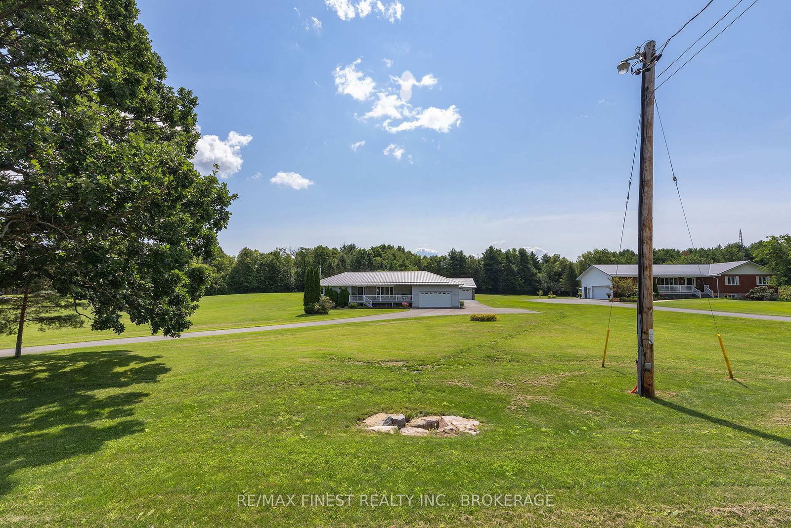 1199 County Road 2 • Leeds and the Thousand Islands, ON photo 4