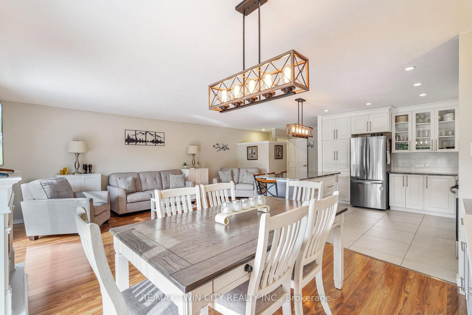26 MacPherson Drive • Brant, ON photo 8