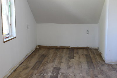 23 Bridge Street • Lake of Bays, ON photo 2