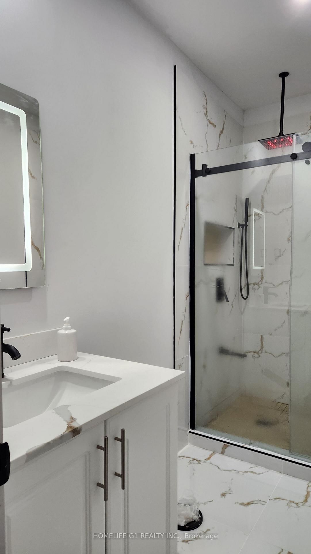 54 Riverside Drive W • Welland, ON photo 4