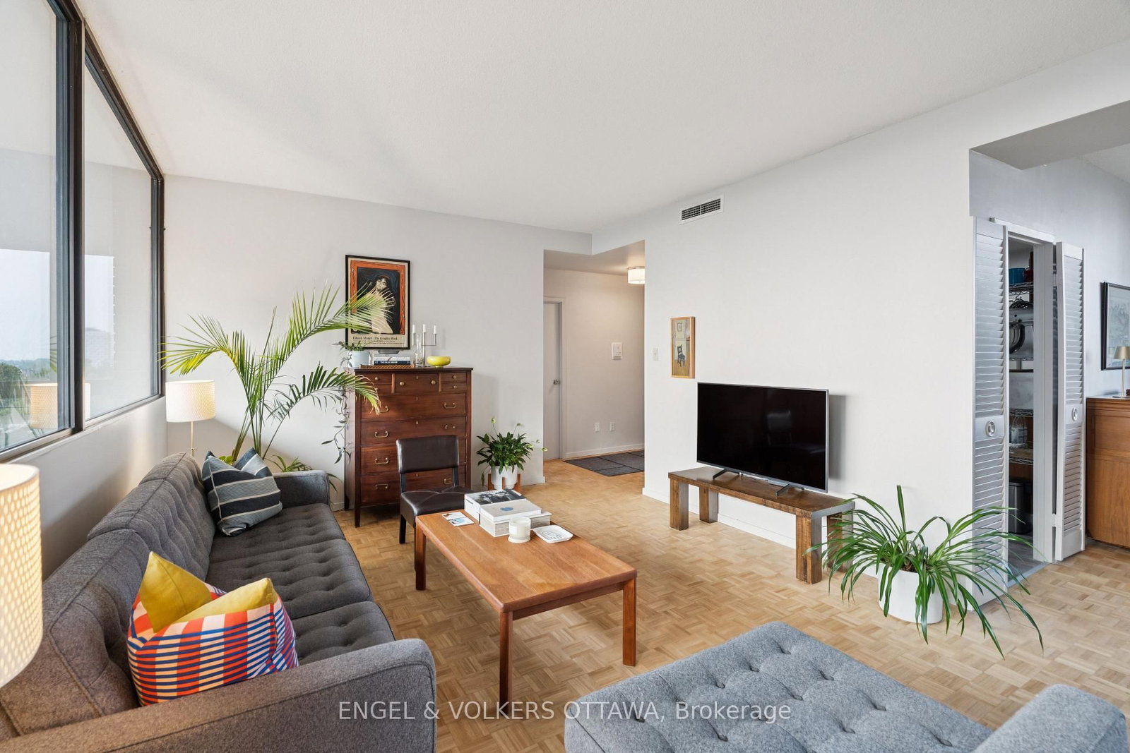 400 Laurier Street E • #8A • Ottawa, ON photo 18