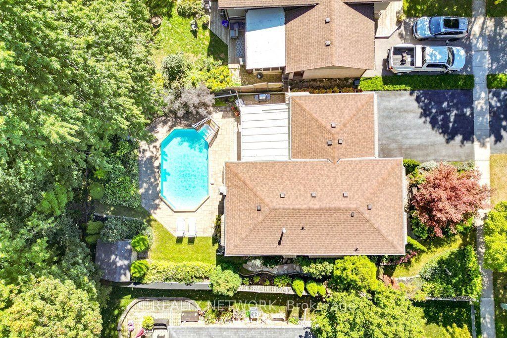 32 Beechwood Avenue • Brantford, ON photo 49