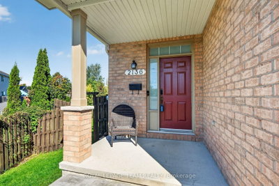 2136 Bergamot Circle • Ottawa, ON photo 2