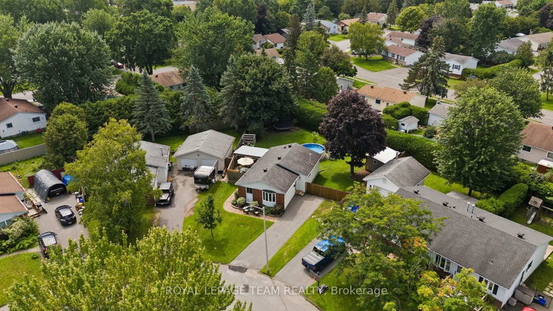 27 Ballantrae Way