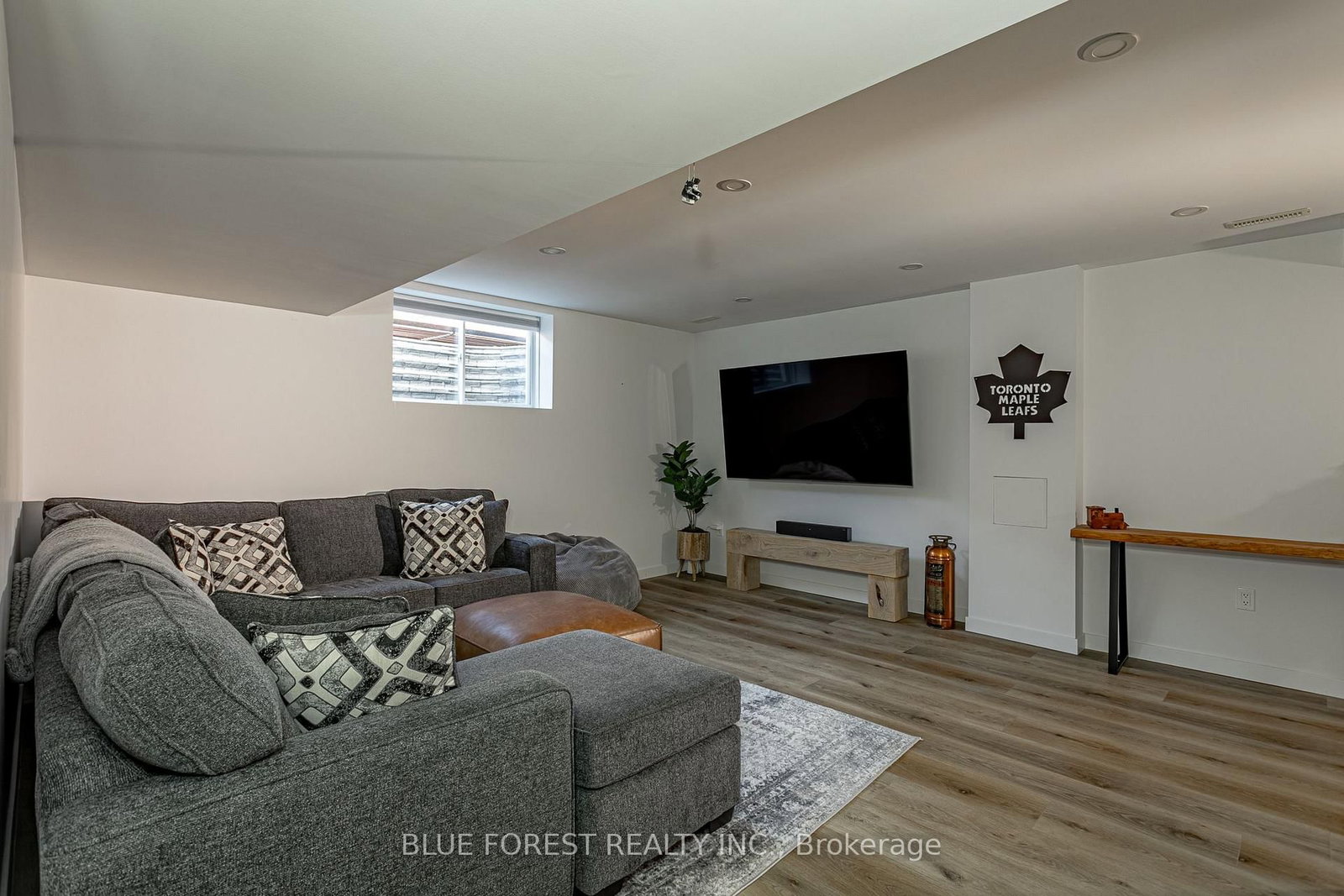 106 Spencer Avenue • Lucan Biddulph, ON photo 35
