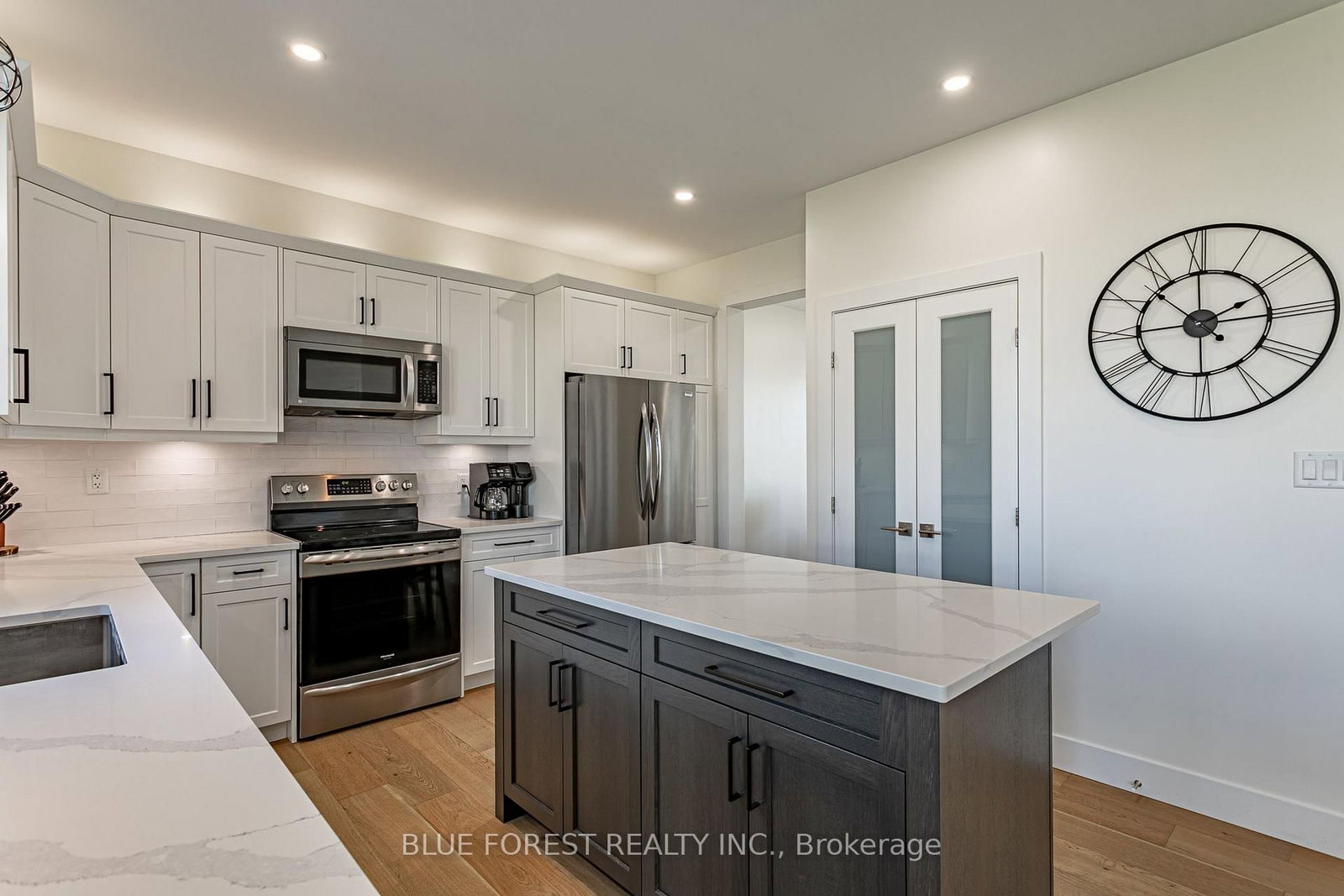 106 Spencer Avenue • Lucan Biddulph, ON photo 13