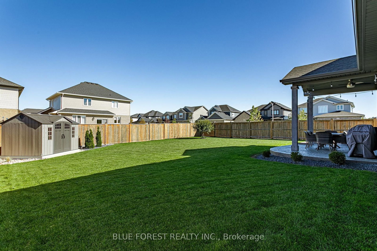 106 Spencer Avenue • Lucan Biddulph, ON photo 41