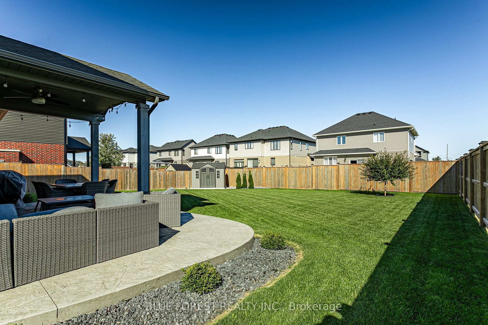 106 Spencer Avenue • Lucan Biddulph, ON photo 38