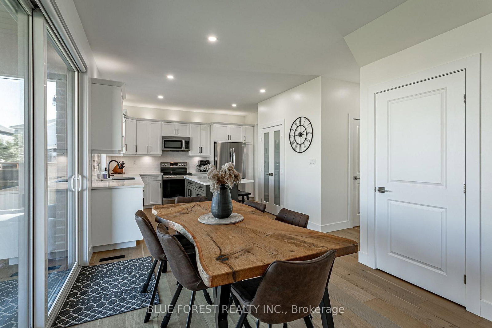 106 Spencer Avenue • Lucan Biddulph, ON photo 21