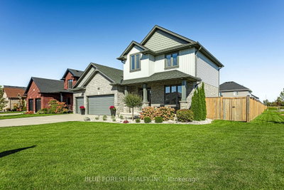 106 Spencer Avenue • Lucan Biddulph, ON photo 4