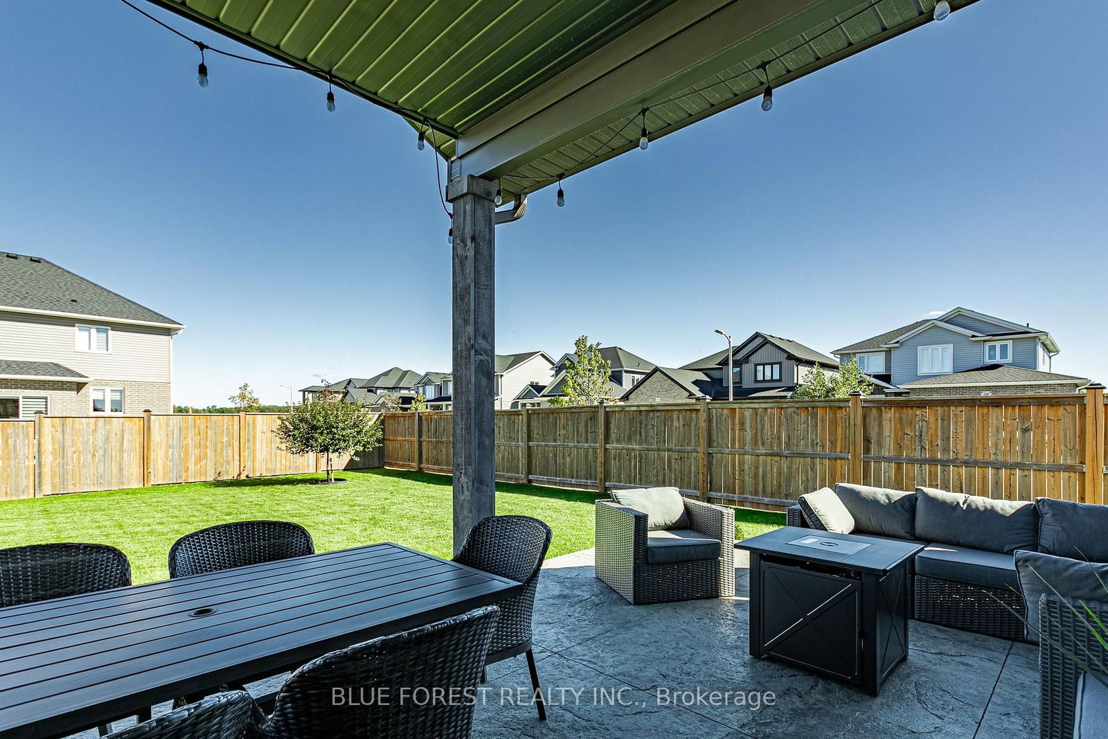 106 Spencer Avenue • Lucan Biddulph, ON photo 43