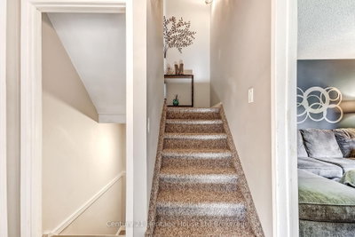 12 Innes Place • Woodstock, ON photo 3