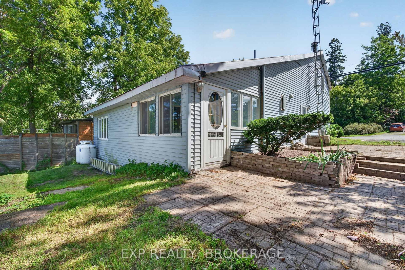 1654 COUNTY 10 Road • Prince Edward County, ON photo 31