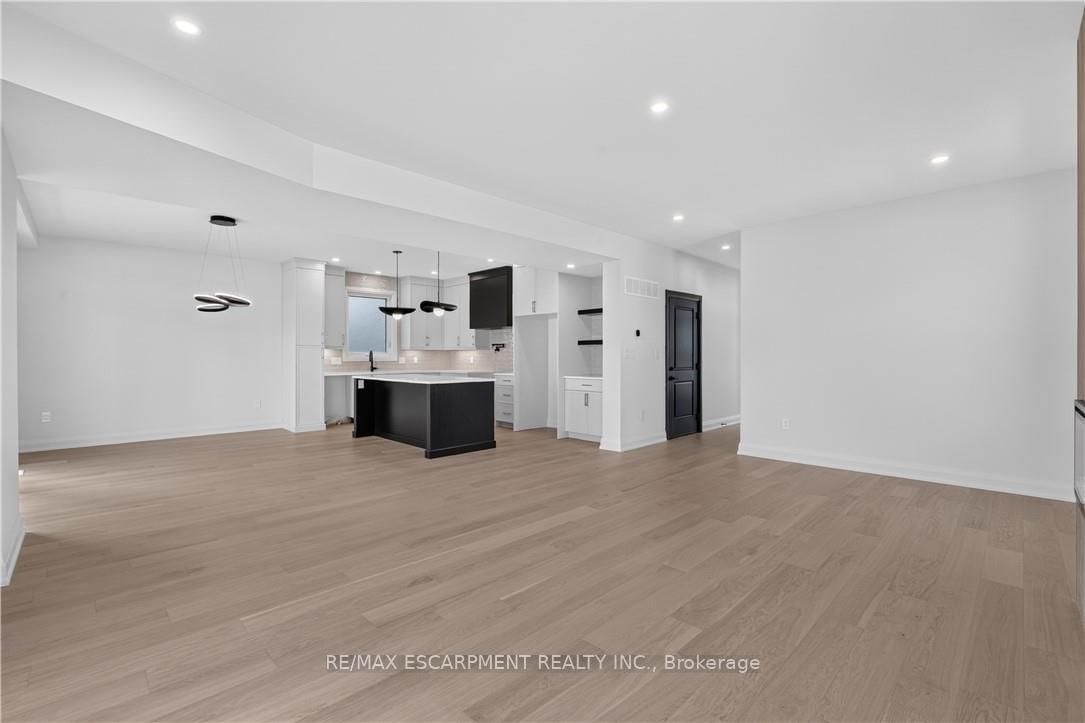 8905 Angie Drive • Niagara Falls, ON photo 14