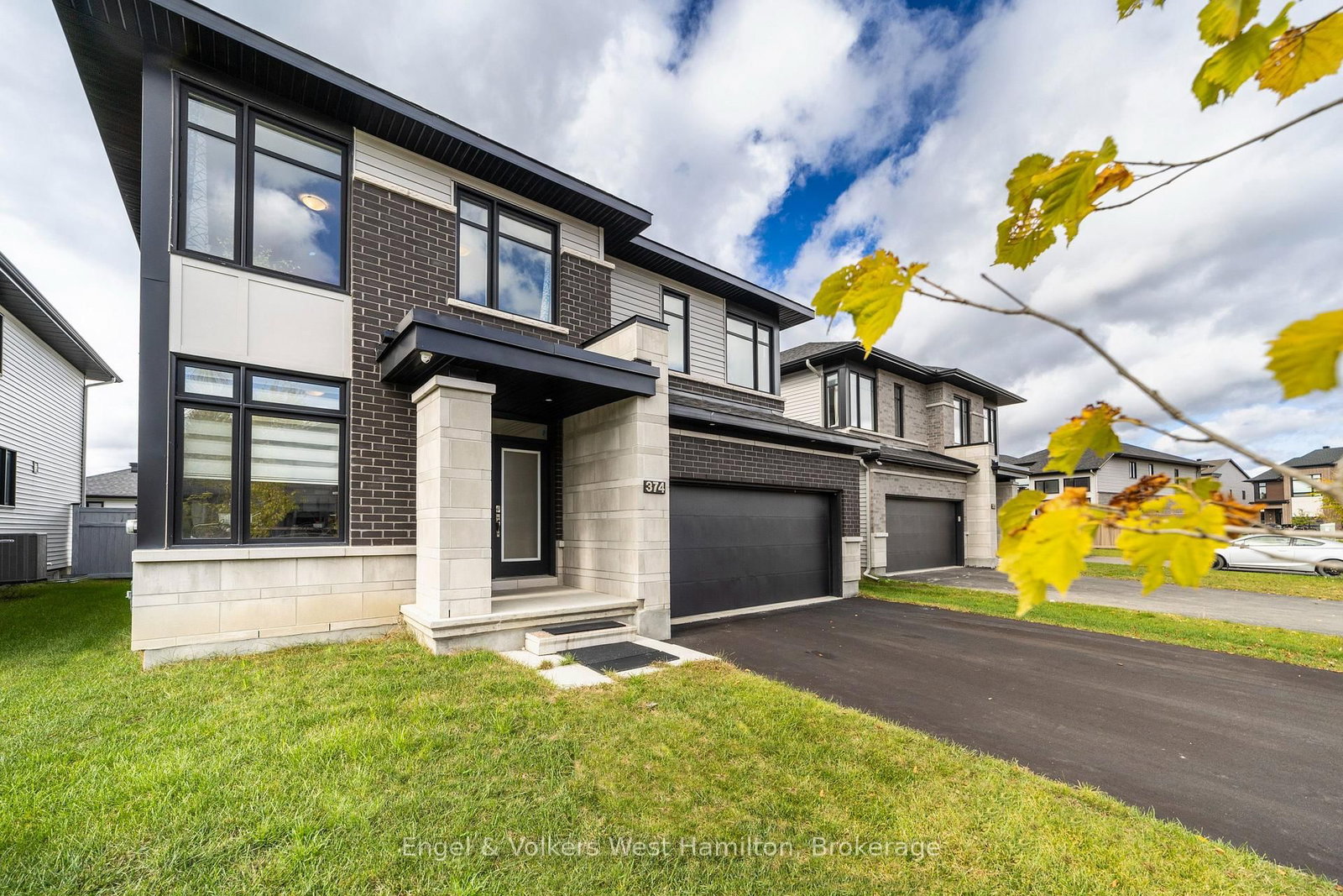 374 Big Dipper Street • Ottawa, ON photo 1