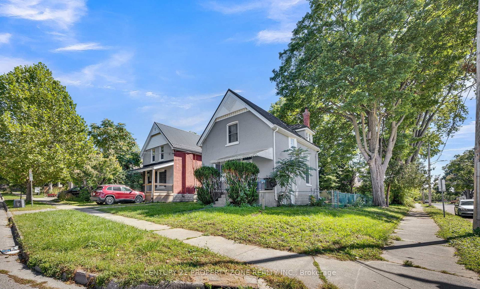 657 PICCADILLY Street • London East, ON photo 3