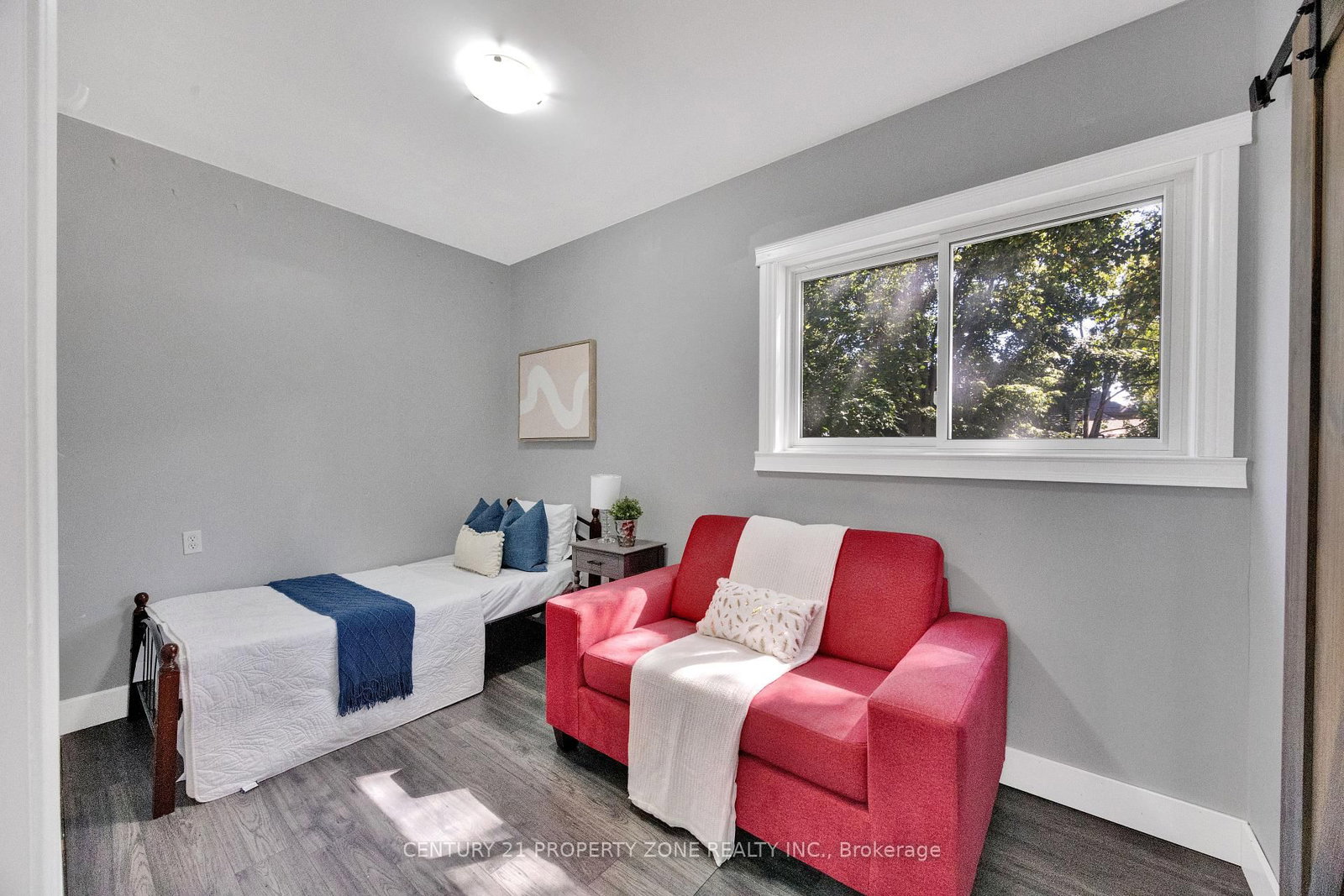 657 PICCADILLY Street • London East, ON photo 16