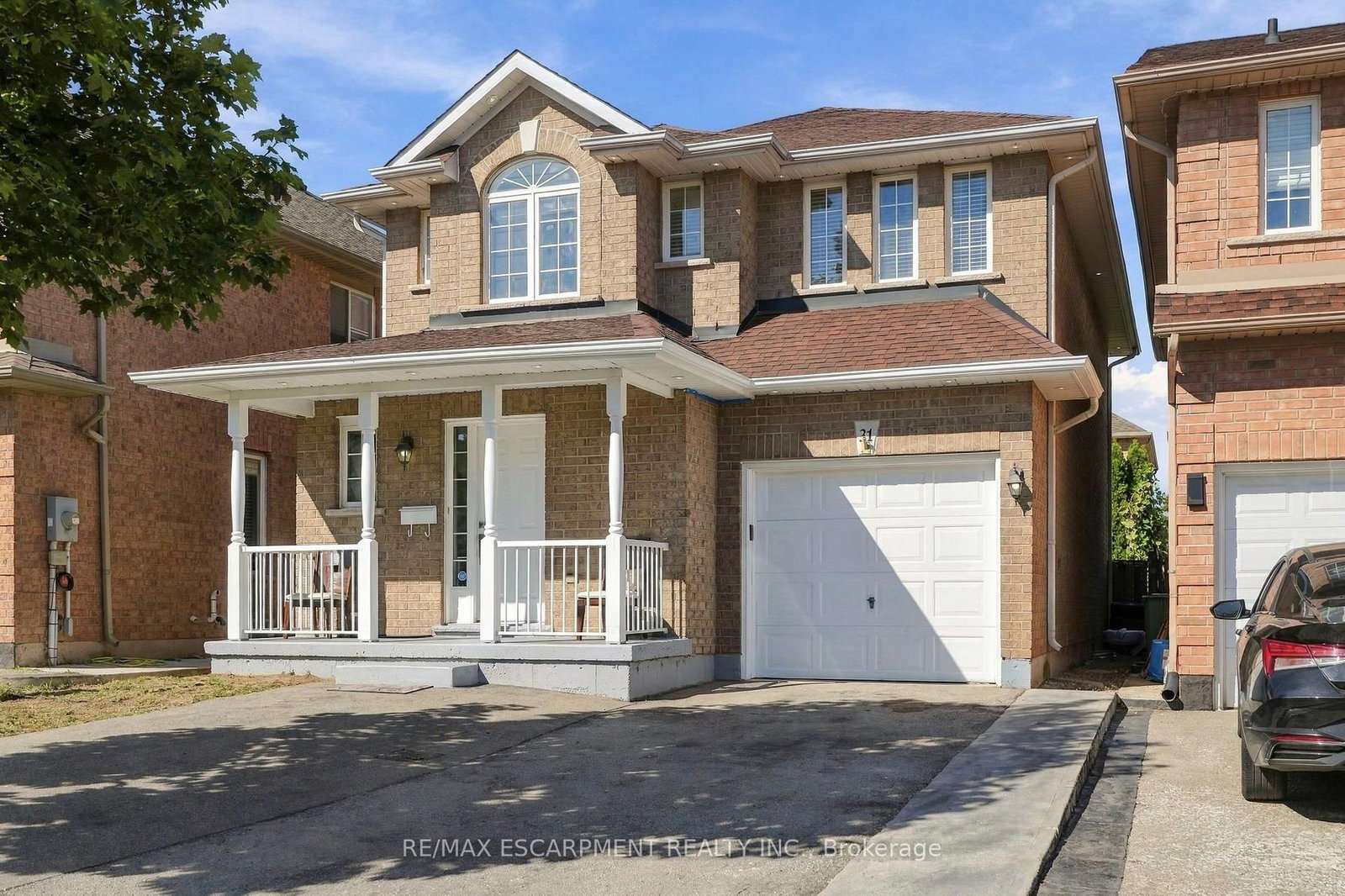 31 Peachwood Crescent • Hamilton, ON photo 2
