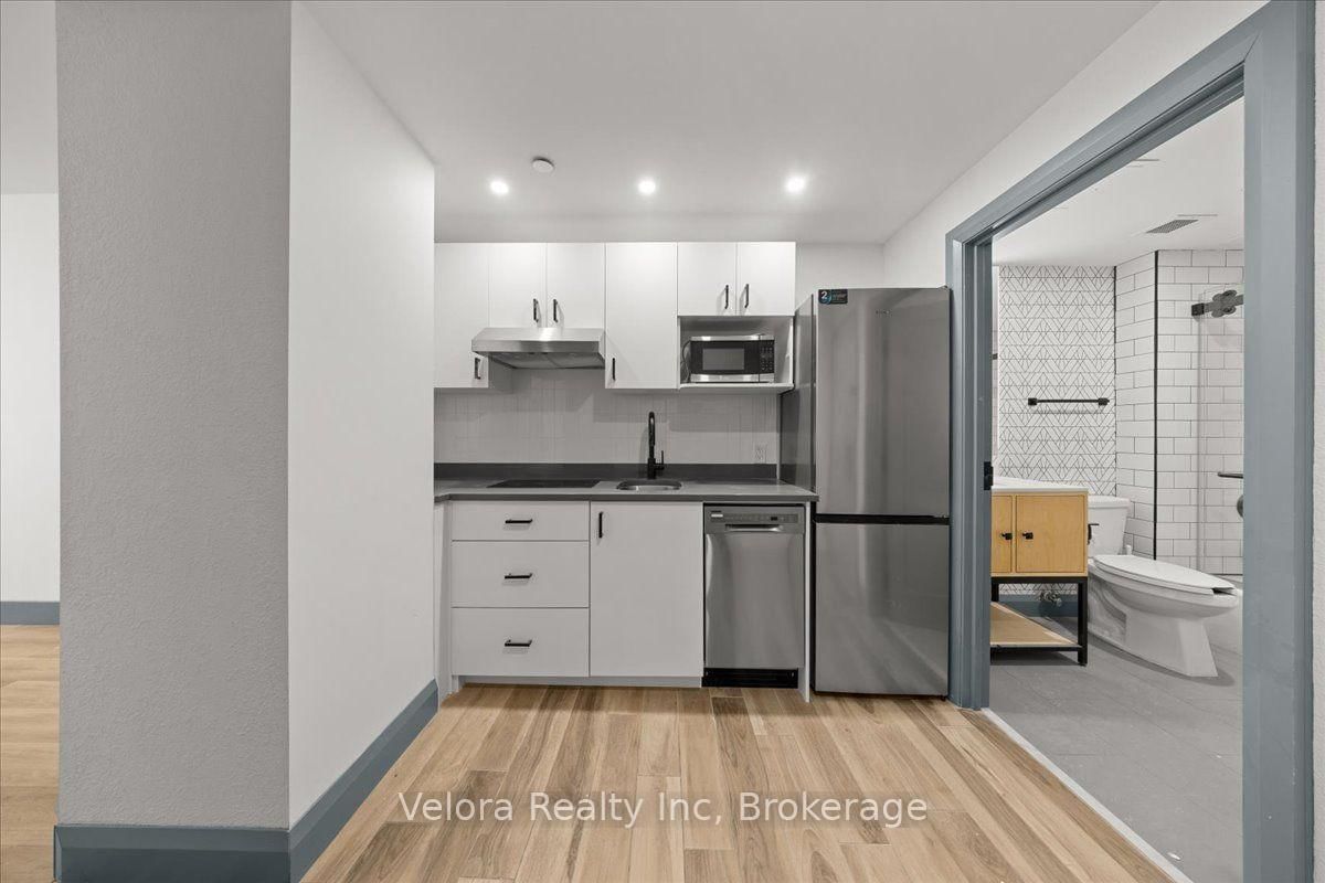 618-161 Laurier Ave, Ottawa, view 6