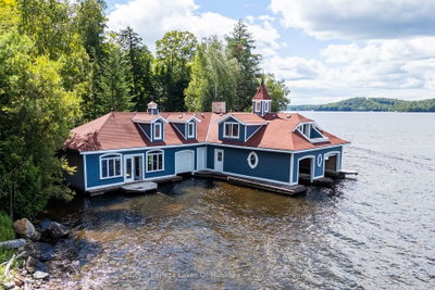 1521 Old Hwy 117 • Lake of Bays, ON photo 3