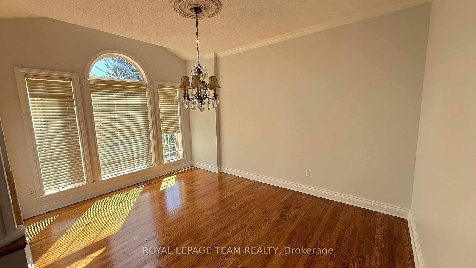 3 Samuel Mann Avenue • Stittsville, ON photo 6