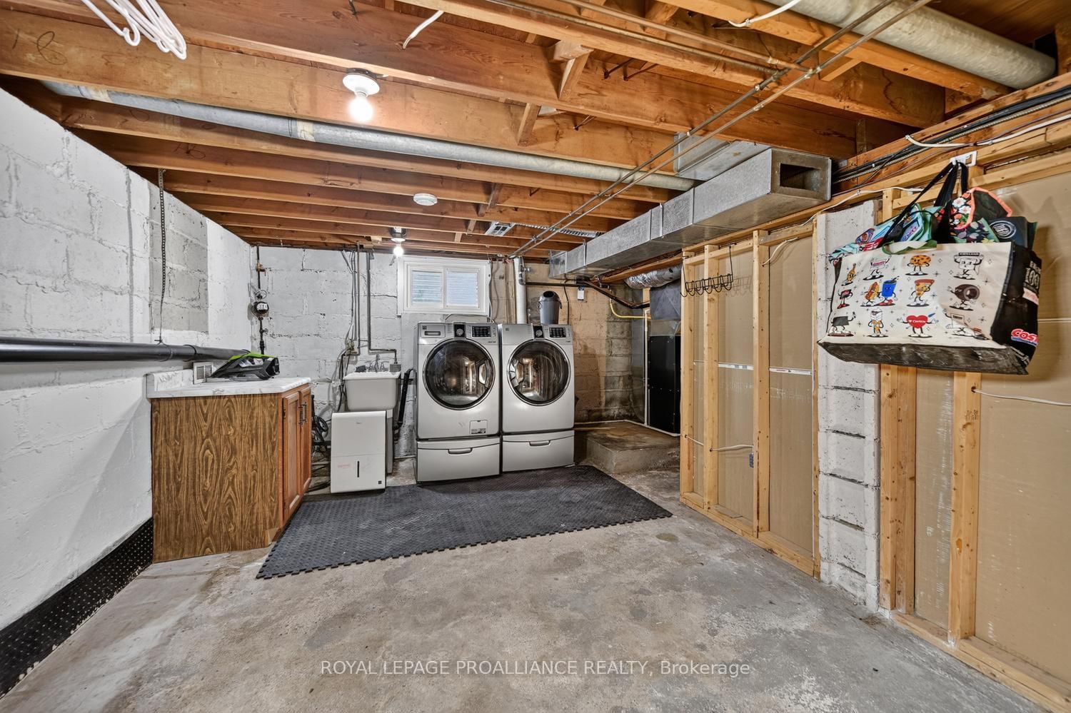304 Oxford Avenue • Brockville, ON photo 20