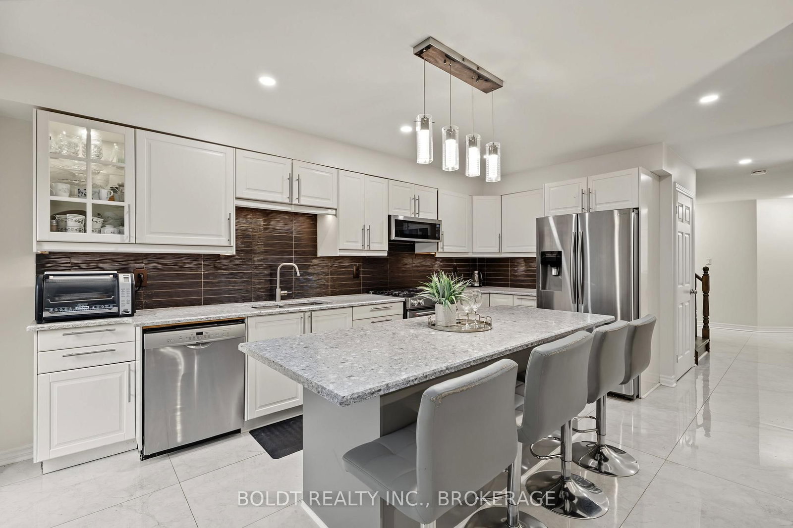 17 Valridge Drive • Hamilton, ON photo 18