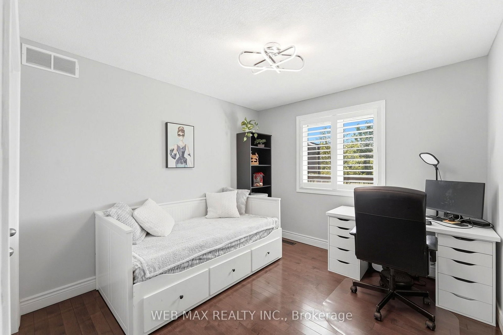 204 Kingfisher Avenue • Woodstock, ON photo 15