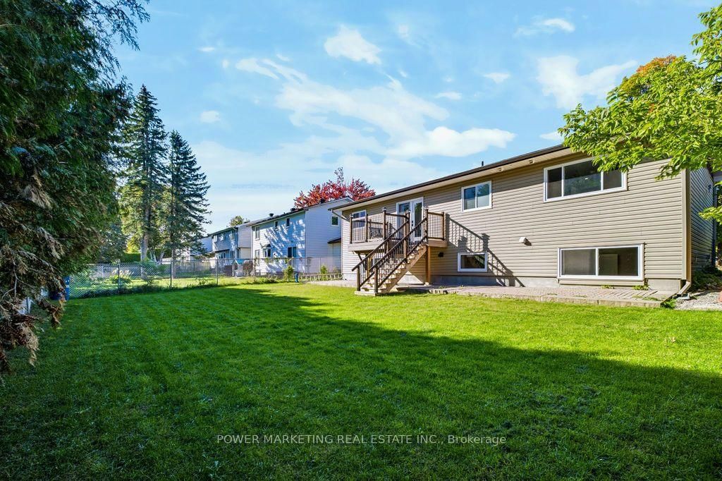 22 PARKGLEN Drive • Ottawa, ON photo 45