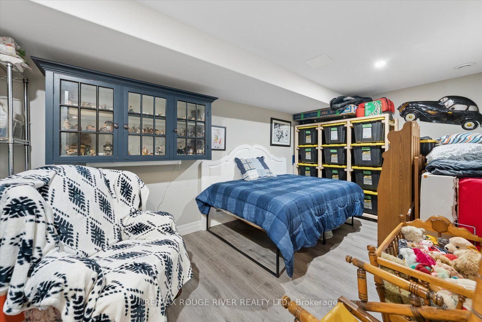 25 Ambrosia Terrace • Quinte West, ON photo 31