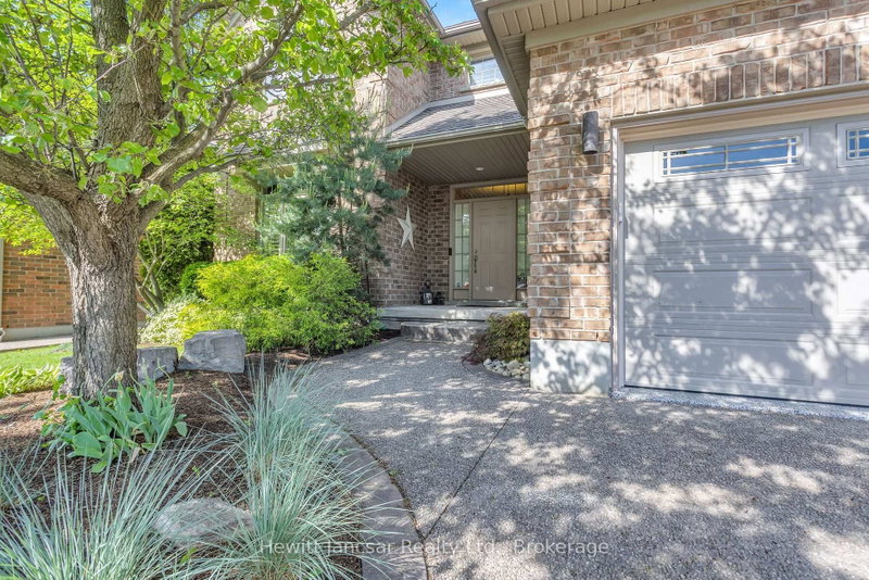 211 Terrace Wood Crescent