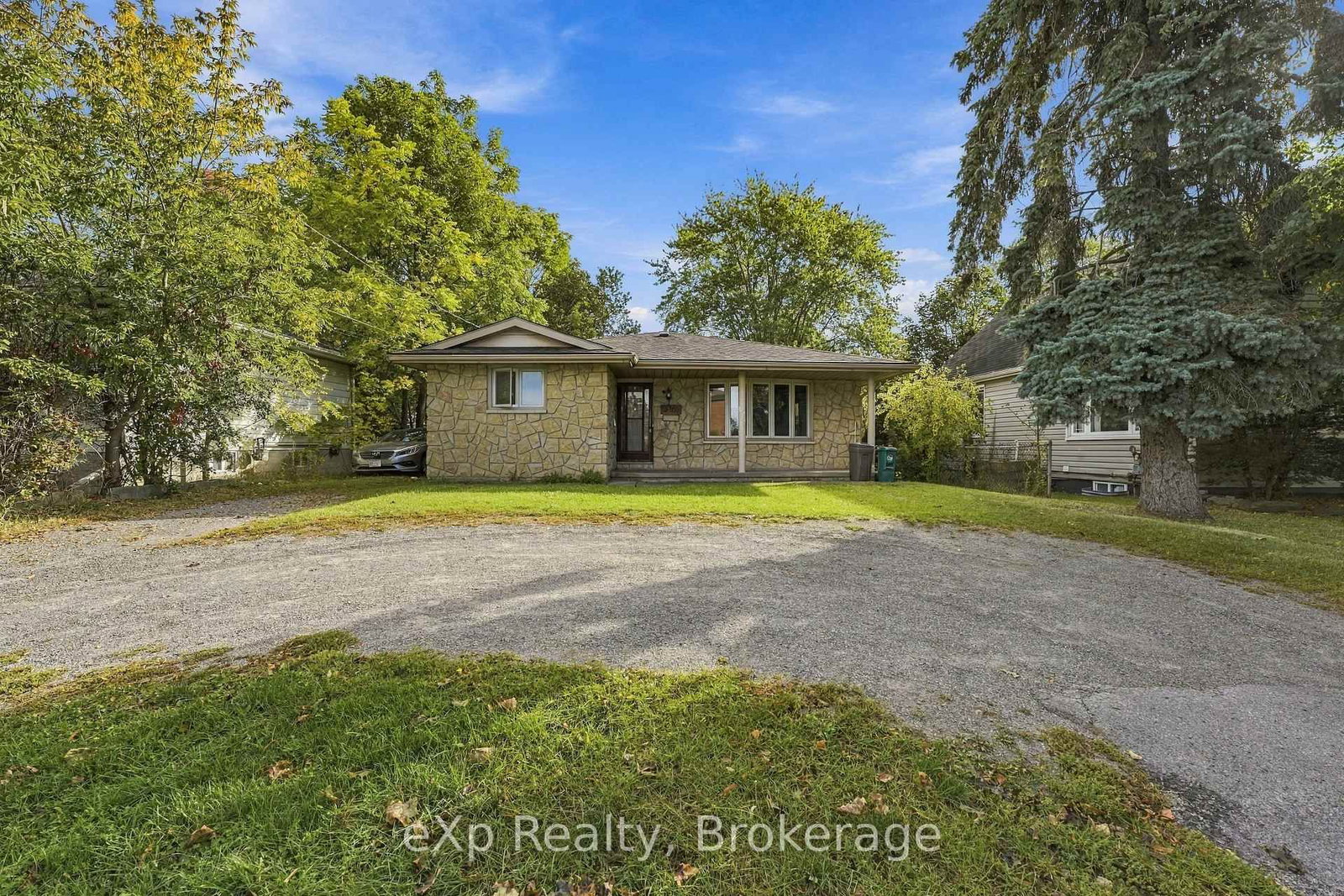 501 Sidney St, Belleville, view 2