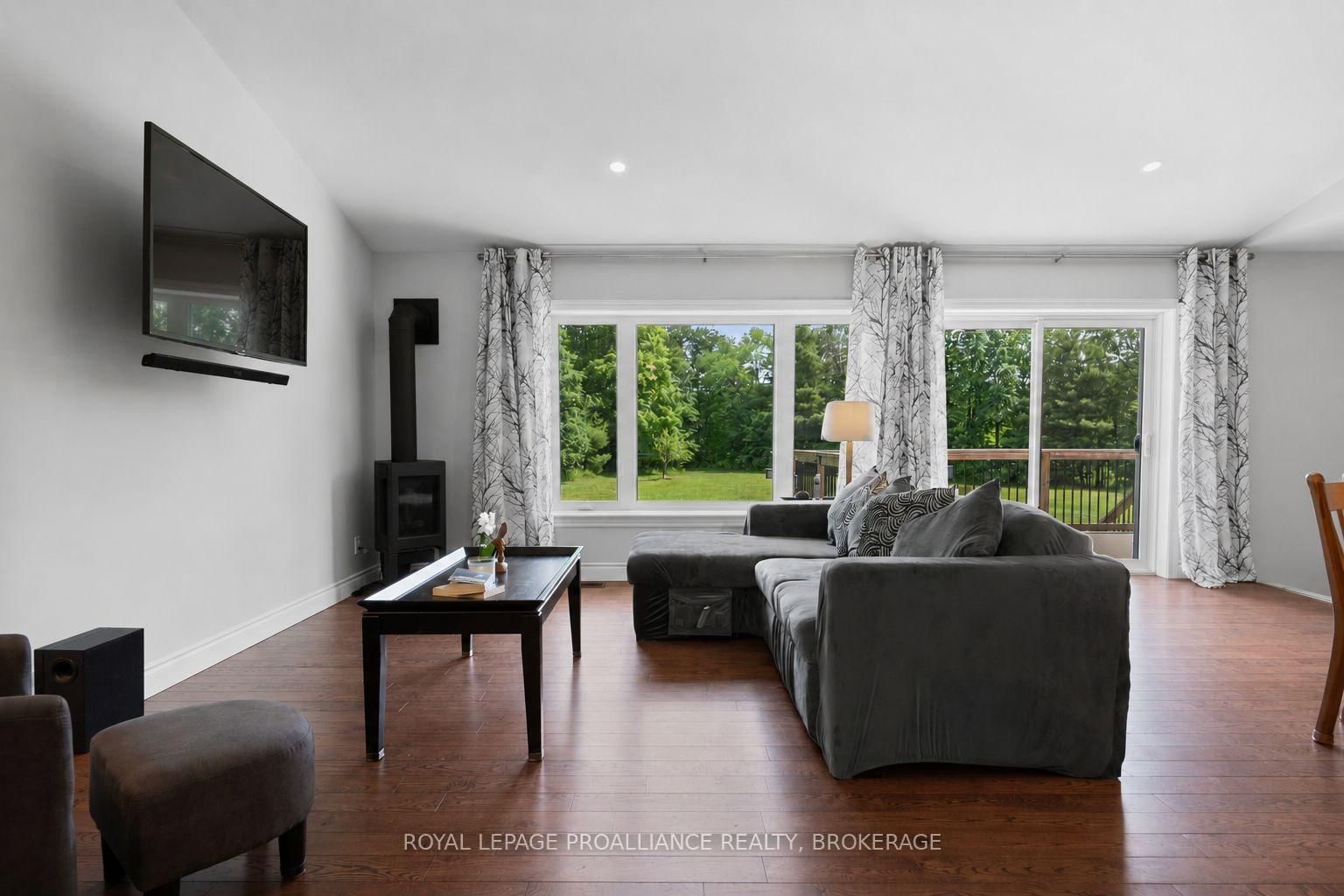 2800 Desert Lake Road • Hartington, ON photo 14