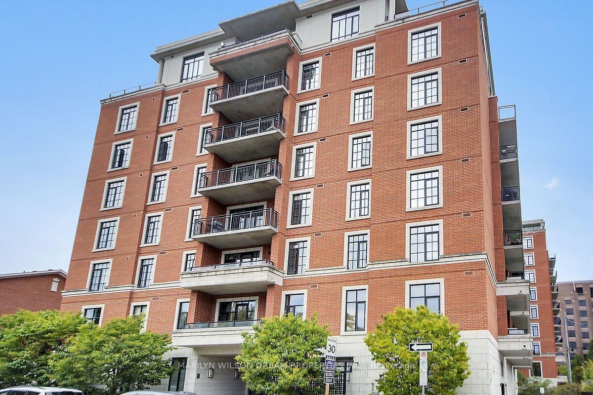 327 Breezehill Avenue S, Unit 506