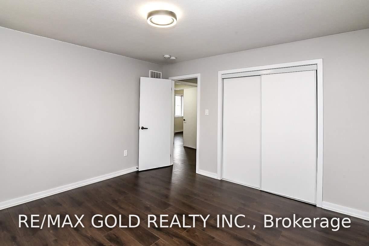 206 Crafter Cres, Hamilton, view 32