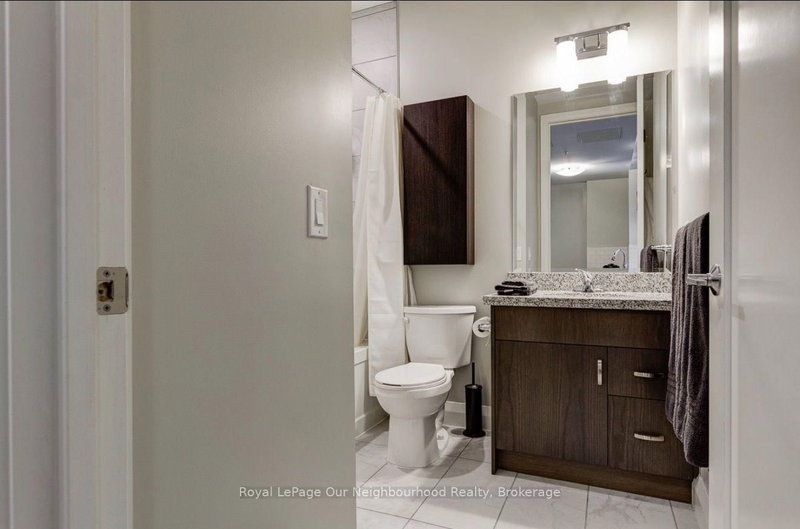118 King St E photo 4
