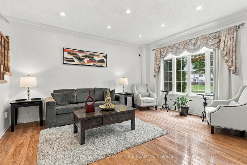 2151 Melanson Cres photo 5