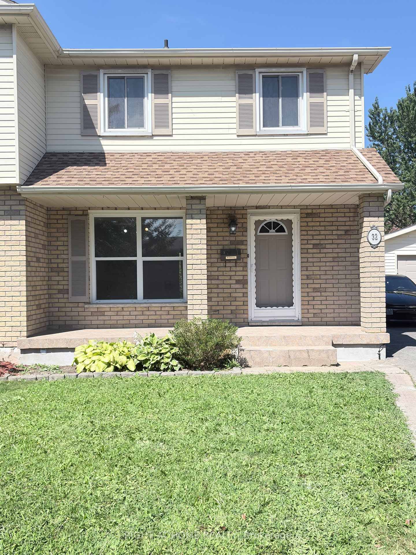 32 VINTAGE, St. Catharines, Ontario L2S 3C3