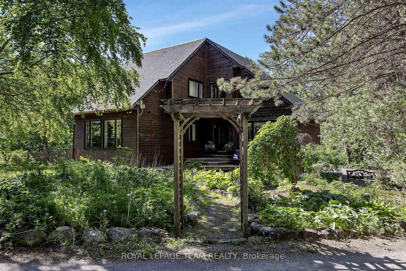 104 Sol, Ottawa, Ontario K0A 3M0