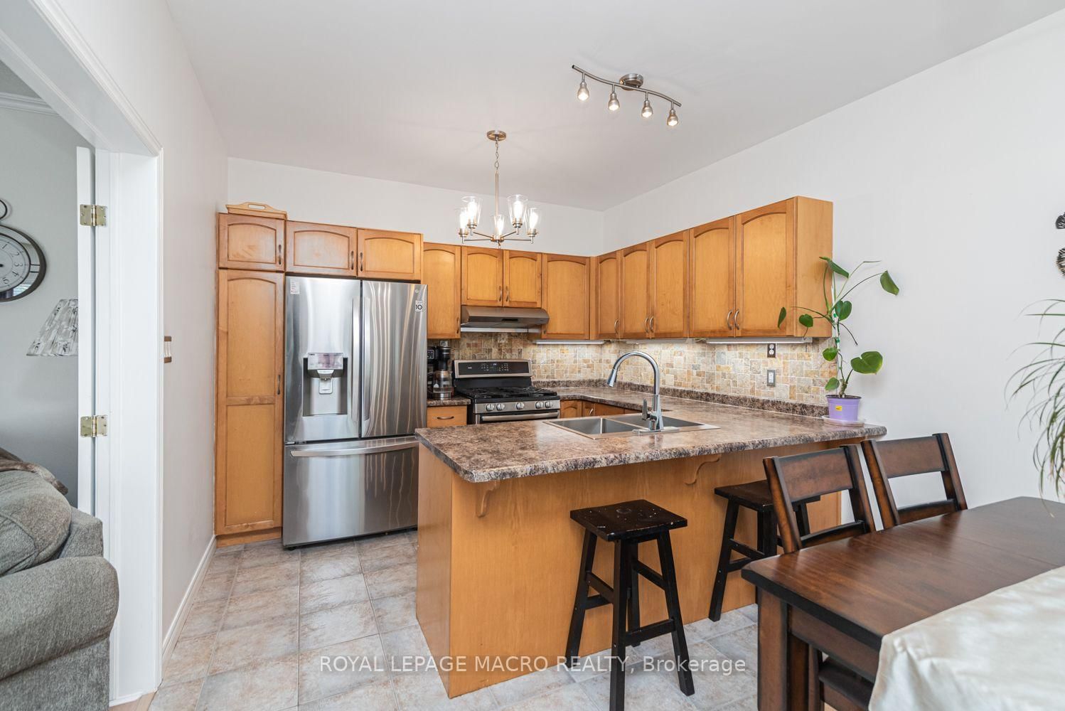 102 Willow Lane • Grimsby, ON photo 16