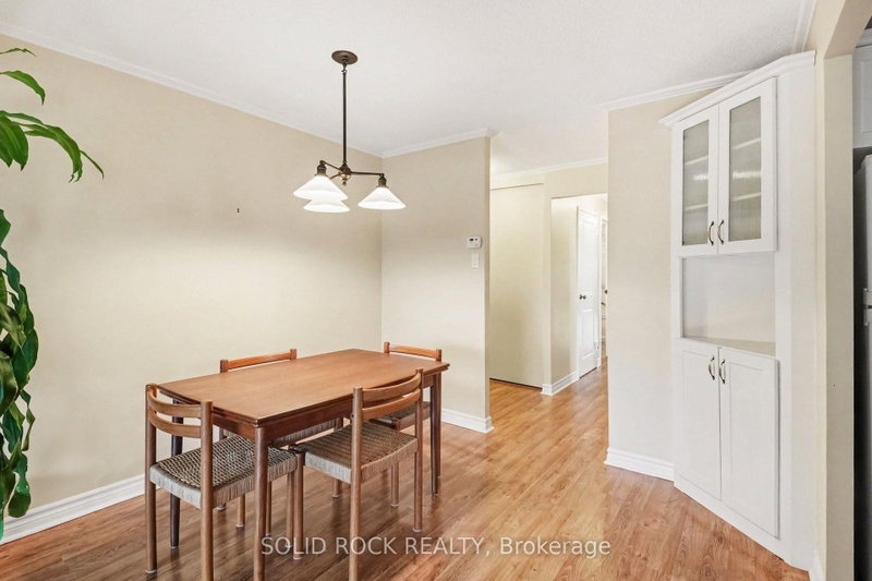 1171 Ambleside Dr photo 4