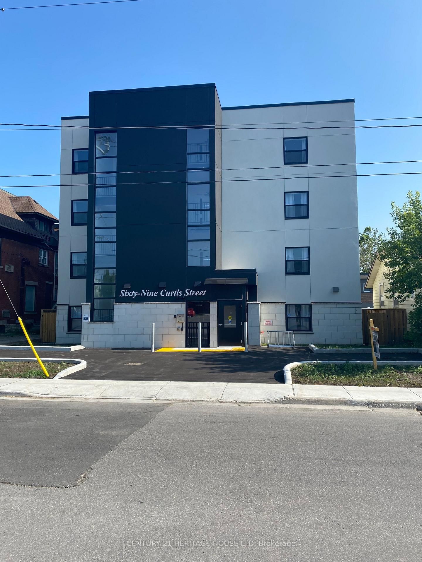 69 Curtis, St. Thomas, Ontario N5P 1H9