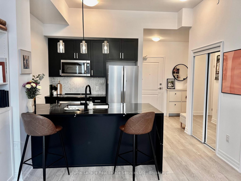 524 - 460 Dundas Street E 5