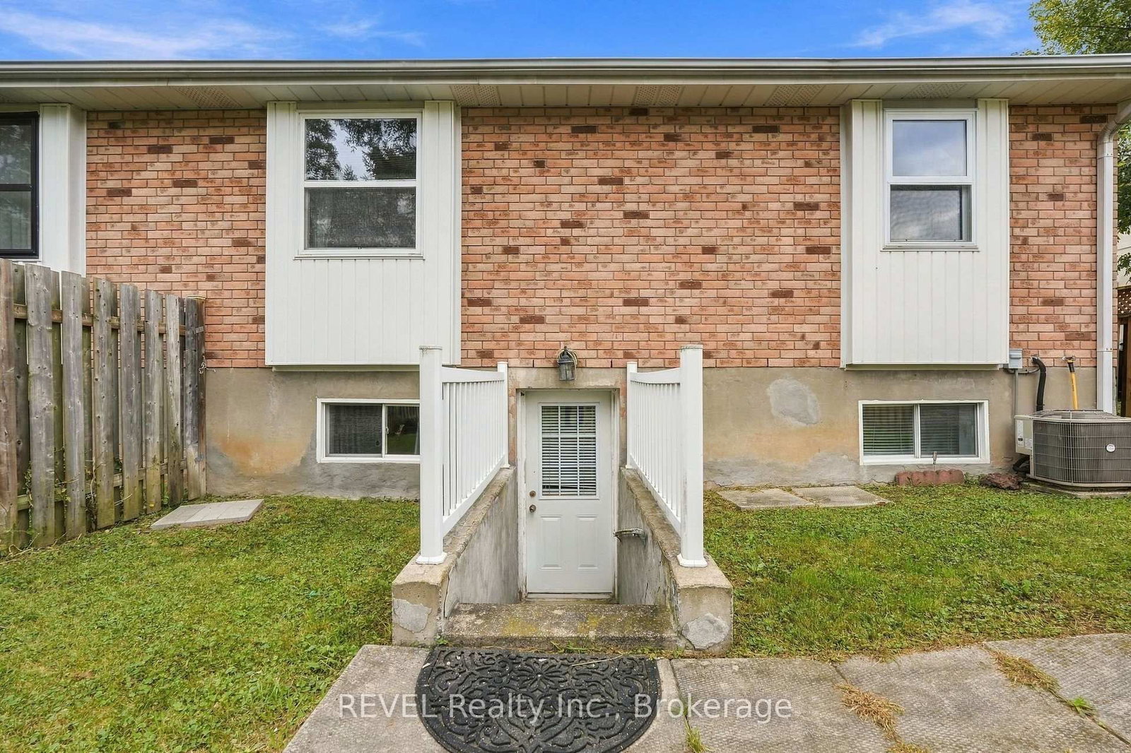 3 ORMOND Street N • Thorold, ON photo 43
