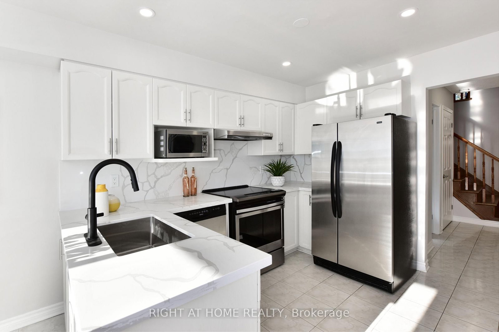 24 HARRINGTON Court • Ottawa, ON photo 14
