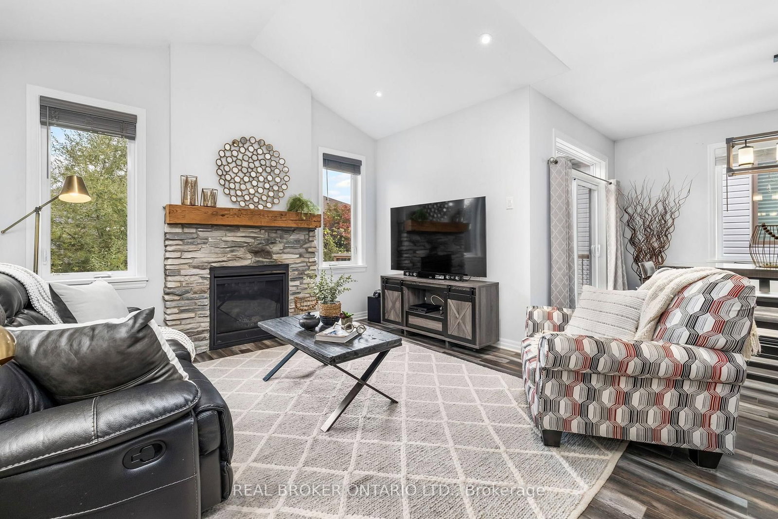 861 Jack Dalgity Street • Almonte, ON photo 8